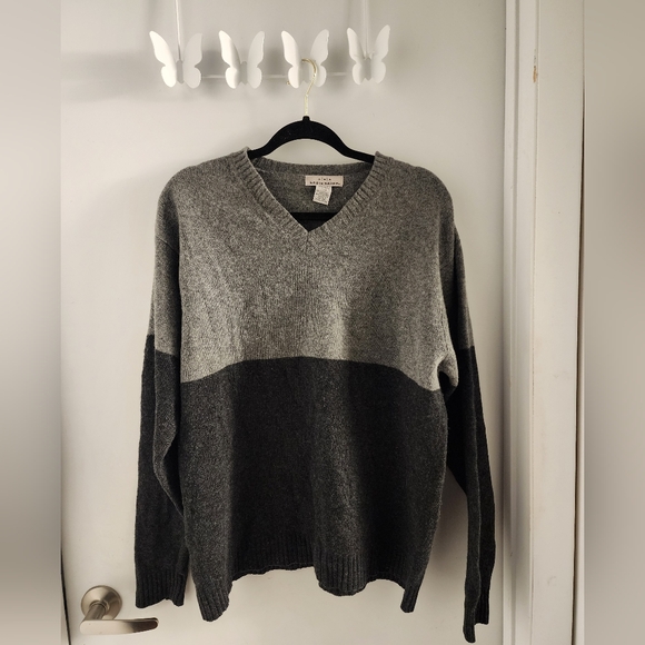 🔴 🔚🔜SALE Lambswool Eddie Bauer Color Block V- Neck Sweater . - Picture 6 of 7